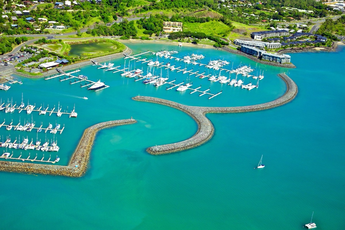 Ferries to Airlie Beach