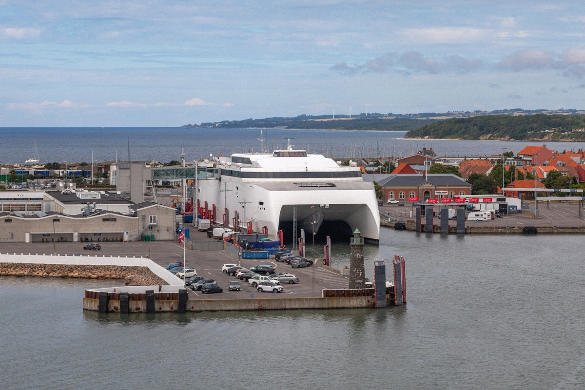 Autofähre im Hafen von Rønne auf Bornholm