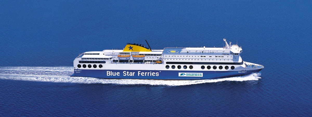 Die Blue-Star-Ferries-Fähre Blue Star 2 auf hoher See