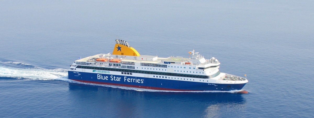 Die Blue-Star-Ferries-Fähre Blue Star Patmos in der Ägäis