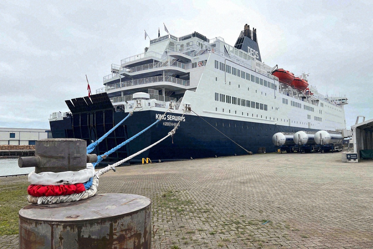 Die DFDS-Fähre King Seaways (Heimathafen Kopenhagen) liegt am Kai