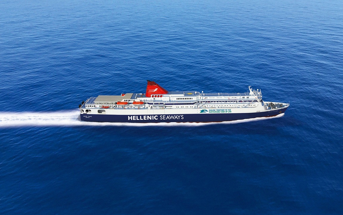 Die Hellenic-Seaways-Fähre Nissos Samos auf der Ägäis