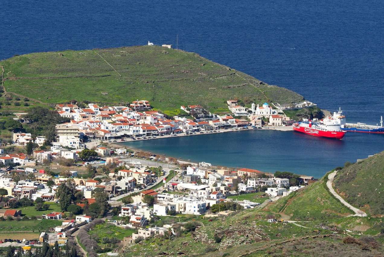 Hafen von Gavrion auf der Insel Andros