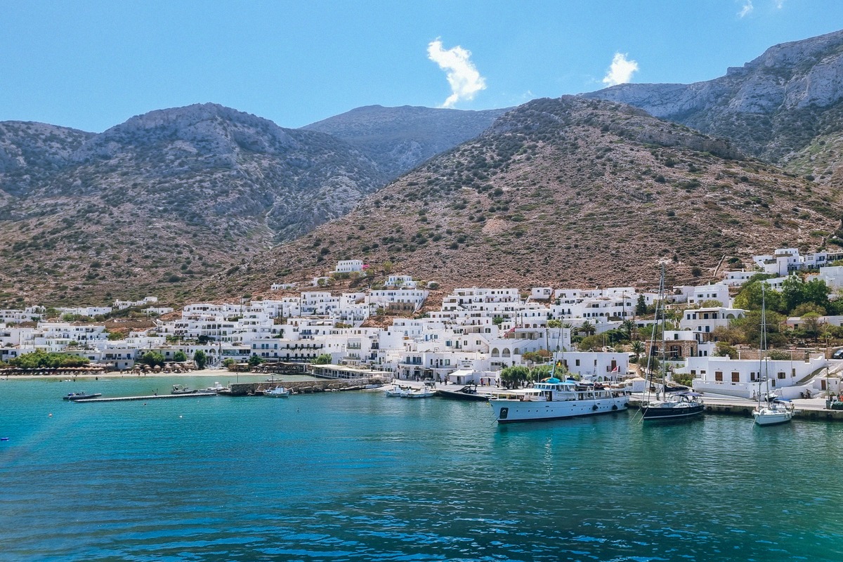 Kamares harbour, Sifnos, with white houses right on the water