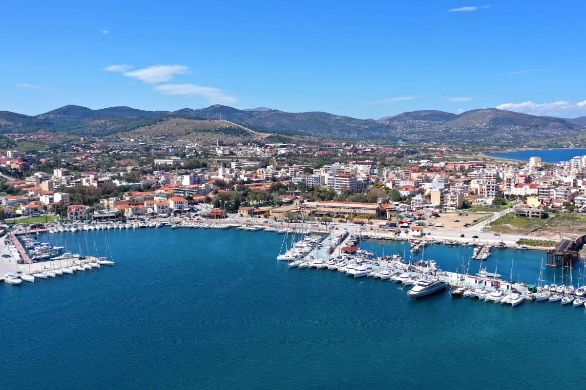 Ferries to Lavrio