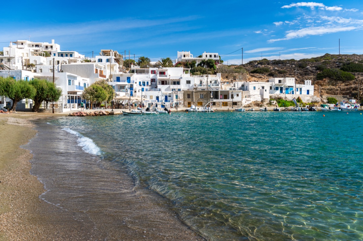 Ferries to Milos