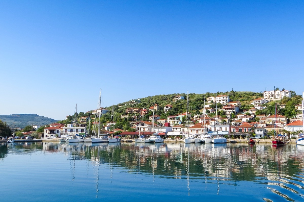 Ferries to Volos