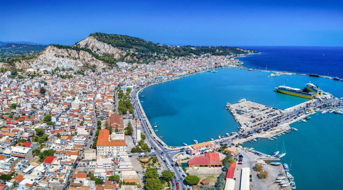 Hafenstadt Zakynthos aus der Vogelperspektive