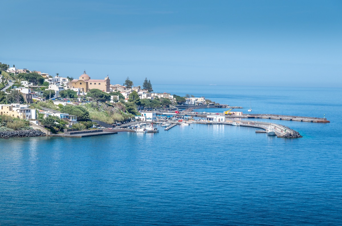 Ferries to Salina