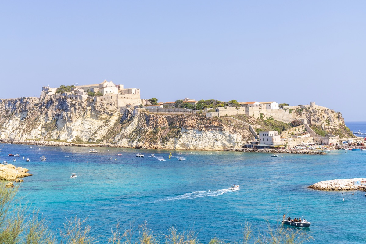 Ferries to San Nicola