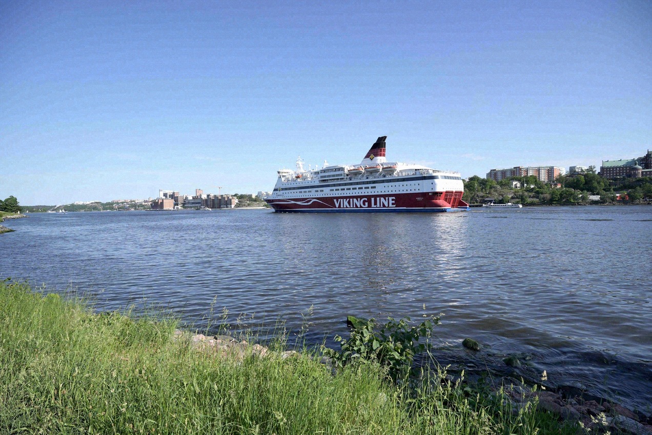 Viking-Line-Fähre im Stockholmer Schärengarten