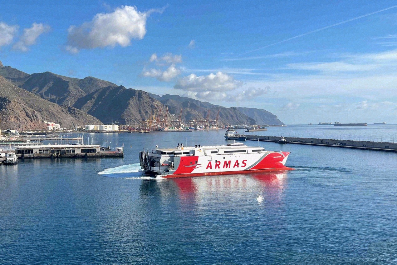 Naviera Armas fast ferry in Santa Cruz de Tenerife harbour