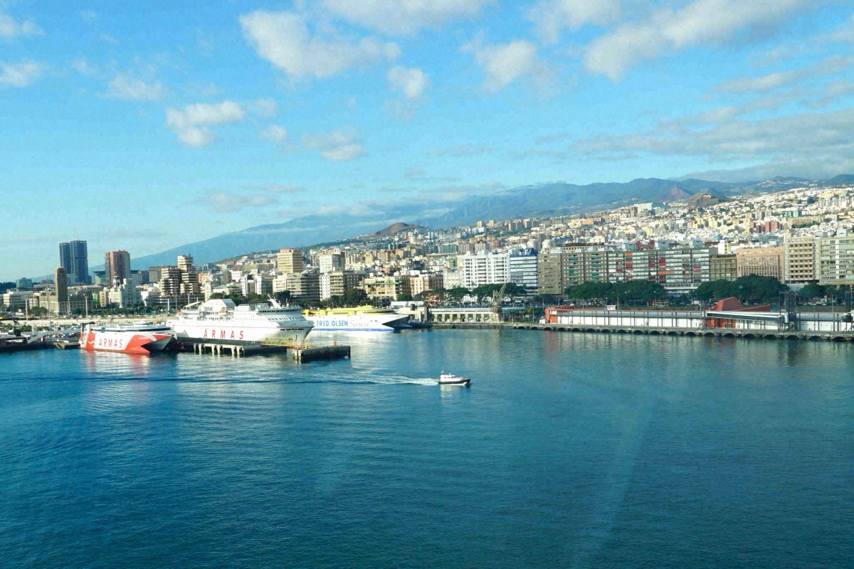 Ferries to Santa Cruz de Tenerife