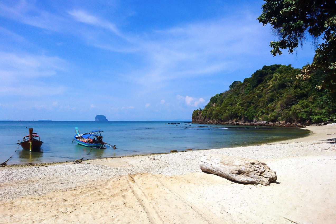 Ferries to Koh Bulon