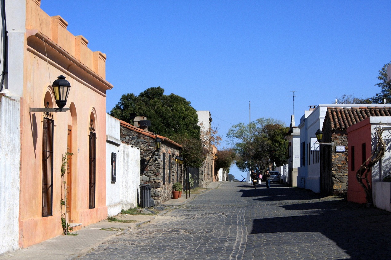 Cobbled lane in the historic quarter of Colonia del Sacramento