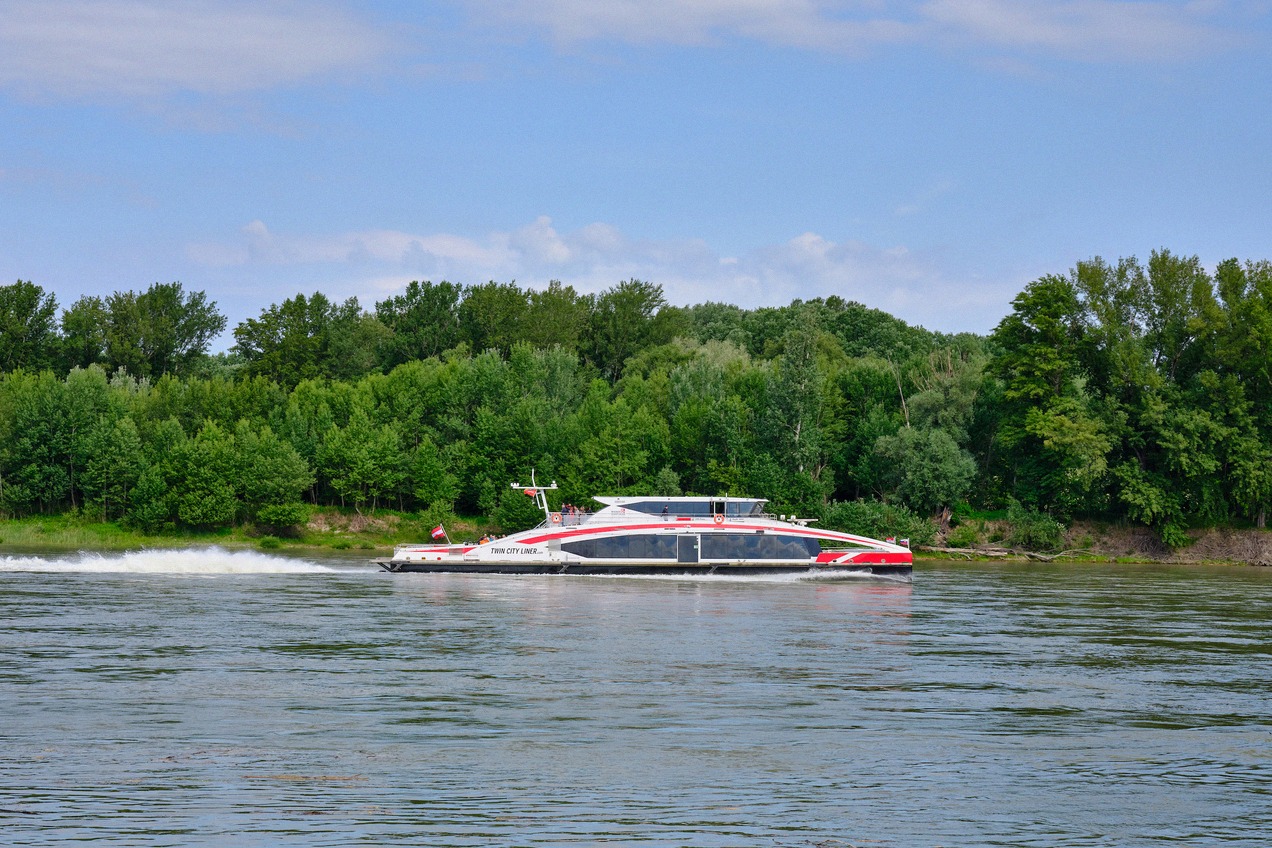 Twin City Liner auf der Donau zwischen Wien und Bratislava